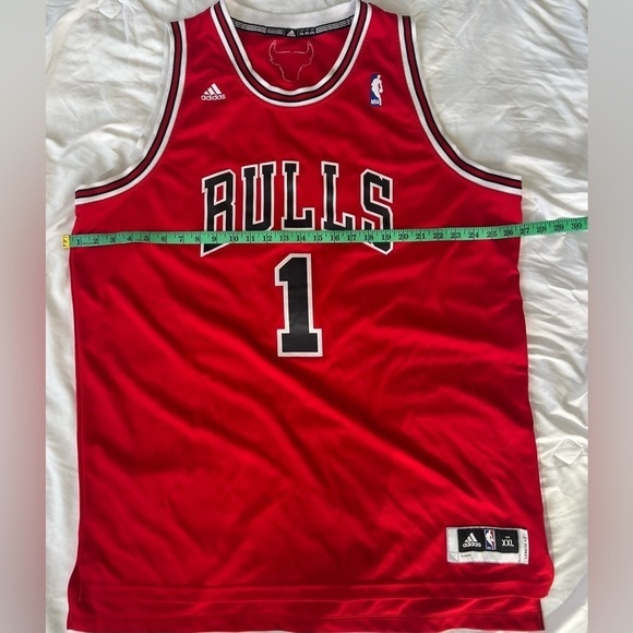 Derrick Rose Chicago Bulls 
Classic Red Adidas Jersey - Picture 6 of 13